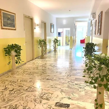 Madre Santina Albergue *