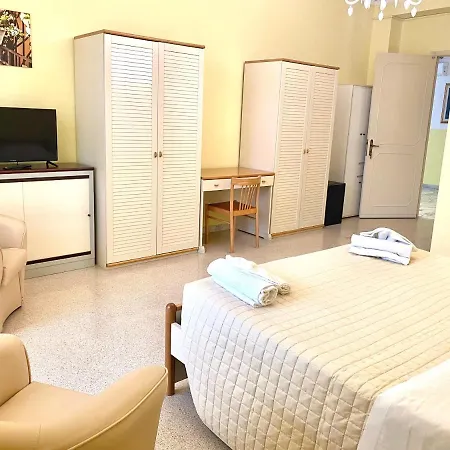 Madre Santina بيت شباب *