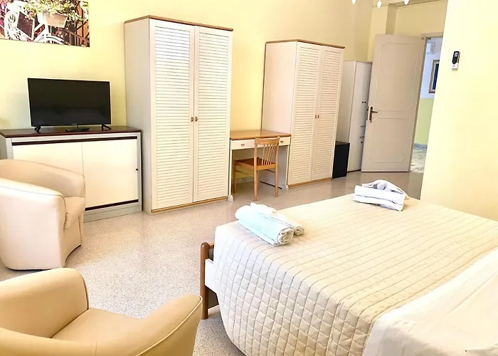 Madre Santina אכסניה *